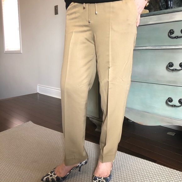 Cute adjustable mid-rise pants. - Picture 1 of 6